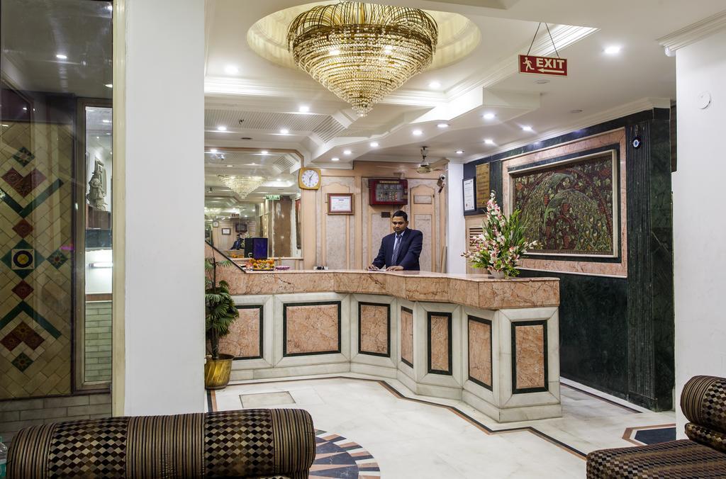 日星公寓酒店 德里 外观 照片